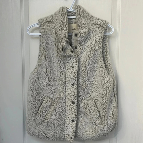Thread & Supply Faux Fur Cozy Warm Sherpa Vest | Size XS Ivory - Picture 1 of 7